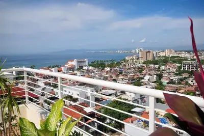 Image de Close to Centro/Malecon, with Ocean & Mountain Views/Pools/Fitness Center/Garage