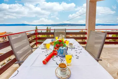 Image de Appartement de vacances avec une belle terrasse et climatisation