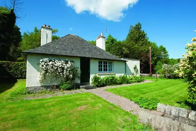 Image de West Cottage - Tarvit, pet friendly, with open fire in Cupar, Fife