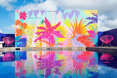 Image de Adventure Awaits! Minutes to Fort DeRussy Beach! Onsite Pool & Private Parking!