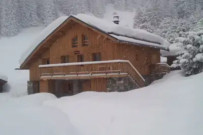 Image de Chalet Luxe 4* 10p, Sauna Jacuzzi près pistes