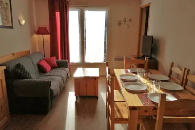 Image de Appartement 2 pièces cabine au pied des télécabines avec balcon, garage et piscine chauffée l'été
