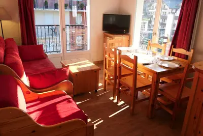 Image de Appartement 3 pièces, 6 pers. , au pied des télécabines avec piscine et deux balcons