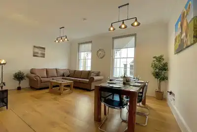 Image de Stay Salty | Perfect Central Location | 1000 SqFt!