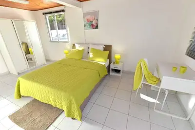 Image de Appartement JamaĂŻque avec vue piscine