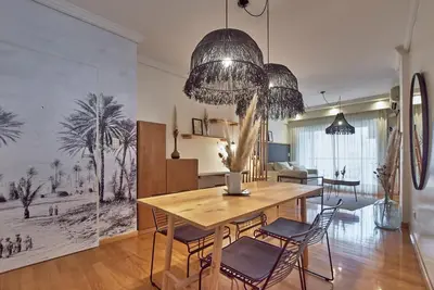 Image de Forest SoHo Apt | 2 Guests | WiFi/Pool | W2ba