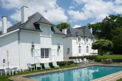Image de Le Chai-Maison-Famille-Salle de bain privée séparée-Vue sur Piscine
