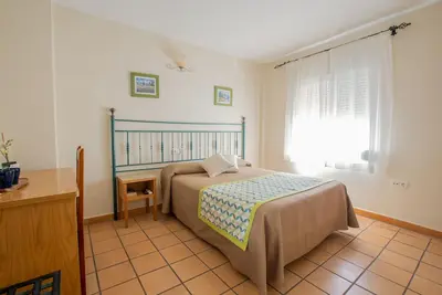 Image de Double-Sdb privée avec douche-Vue sur la cour-Cm