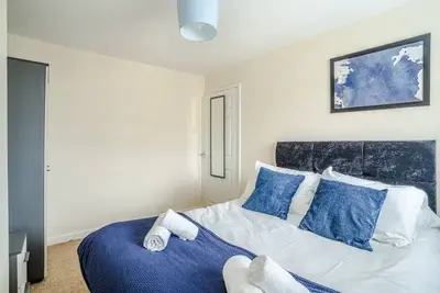 Image de Parking, Smart Tv in Each Room!