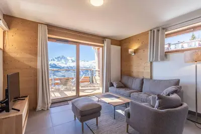 Image de 5ème étage, vue panoramique, remise en forme, sauna, hammam, terrasse, parking, casier à ski, 80m²