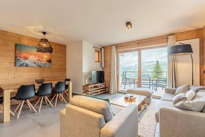 Image de 3ème étage, vue vallée, remise en forme, sauna, hammam, terrasse, parking, casier à ski, 80m²
