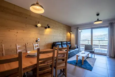 Image de Étage -1, vue vallée, remise en forme, sauna, hammam, terrasse, parking, casier à ski, 72m²