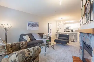 Image de Newly Renovated-Heart of Whistler+ Free Parking+ Hot tube