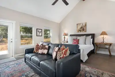 Image de Running Horse Cottage: Breathtaking Views!