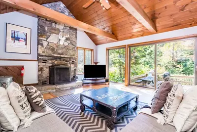 Image de 'The Mill Stream House' de luxe cinq Br Accueil sur le fleuve