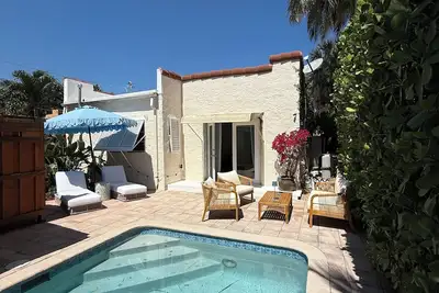 Image de Adorable cottage by the sea with a private pool