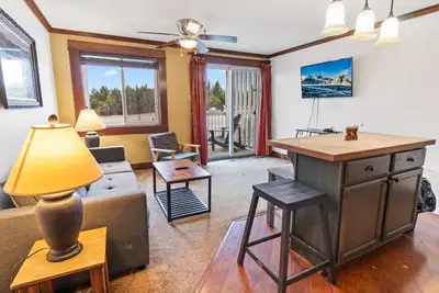 Image de Slopeside Retreat Close to Village & Ballhooter Ez Park Wi-Fi Sleeps 4
