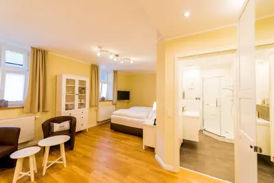 Image de Ap 3 - Würzgarten-Suite Junior-Supérieure-Salle de bain privée-Vue sur le vig. . .