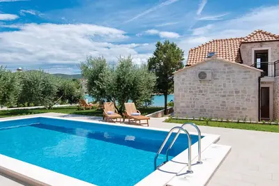 Image de Hh Lovište Three Bedroom Holiday Home, Pool&SeaView