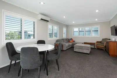 Image de Modern Marine Parade Apartment