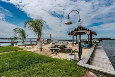 Image de Bayfront-Stunning Views-2 Blocks to Beach-Walk to Dining/Bars-Dog Friendly