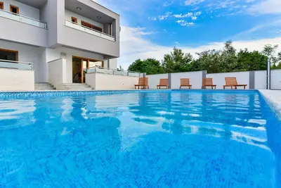 Image de Maison de vacances Zaton pour 1 - 10 personnes avec 6 chambres à coucher - Maison de vacances