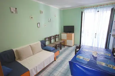 Image de Appartement de vacances Njivice pour 1 - 4 personnes avec 2 chambres Ă coucher - Maison mitoyenne