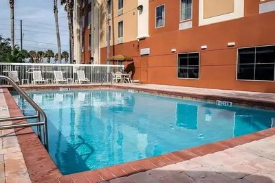 Image de Vacation is Calling! w/ Free Breakfast, Parking and Onsite Pool! Close to Parks