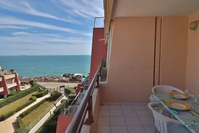 Image de Confortable 27m² avec Wifi, loggia et parking à Sète
