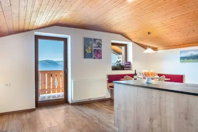 Image de Charmant appartement \"Völs Gfliererhof\" avec vue sur la montagne et balcon