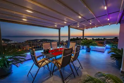 Image de Appartement de vacances Makarska pour 1 - 6 personnes avec 3 chambres à coucher - Logement de vacanc