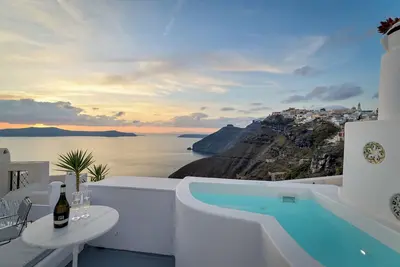 Image de Elegant two-bedroom duplex with hot tub, Caldera view and swimming pool