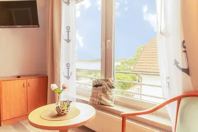 Ferienzimmer mit Seeblick