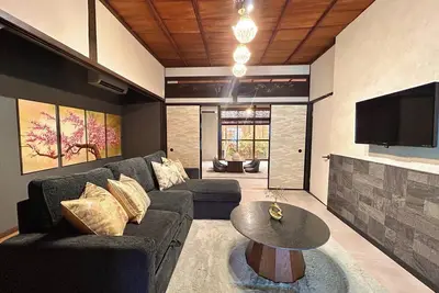 Image de 3 minutes walk from subway station 2 showers and 2 toilets 5 minutes by Namba train - Mon Kishizato Sakura Rezort / Osaka ĹŚsaka