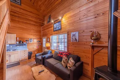Image de Wolves Den Cabin, Wifi, game room - Backs Tonto Forest, stocked kitchen, heat Ac