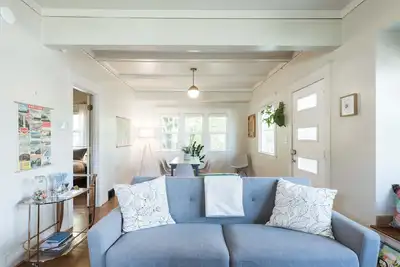 Image de Charming Craftsman Perfect for Long Term Stays