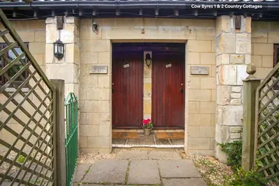 Image de Four Bedroomed-Cottage-Première Classe-Salle de bain privée séparée-Vue sur l. . .