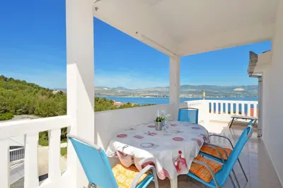 Image de Tanja 3 - 2 bedroom apartment, 200m from the beach in Slatine