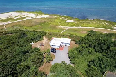 Image de Waterfront on Cape Cod Bay!