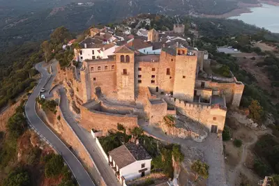 Image de Maison rurale dans le bourg de Castellar, vue panoramique sur lac & parc naturel