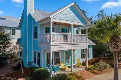 Image de Amazing Location! Walk to Downtown Rosemary, Pool, Beach, & Restaurants!
