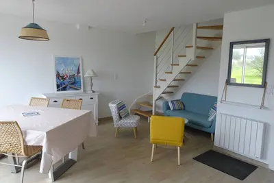 Image de 2-bedroom house (3 optional) sleeps 4(6), walking distance to port and beaches
