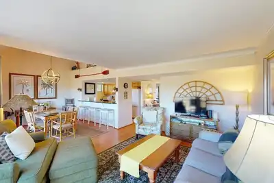 Image de Lakeside Retreat Spacious 3br 2ba Resort Amenities
