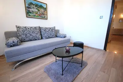 Image de Appartement de vacances Njivice pour 1 - 6 personnes avec 2 chambres à coucher - Maison mitoyenne