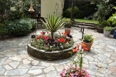 Image de Cottage-Salle de bain et douche-Vue sur Jardin-Frankaborough