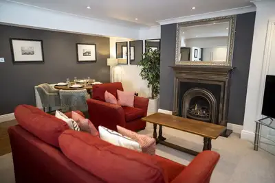 Image de Salle de bain et douche-2 Bedroom Courtyard-Appartement