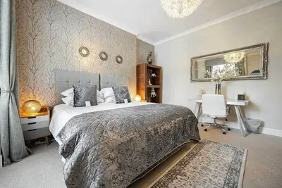 Image de Appartement-Salle de bain et douche-Two Bedrooms 164