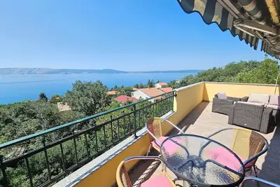 Image de Appartement de vacances Novi Vinodolski pour 1 - 5 personnes avec 2 chambres à coucher - Appartement