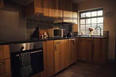 Image de Famille-Cottage-Salle de bain privée séparée-Vue sur Rue-Two Bedroom
