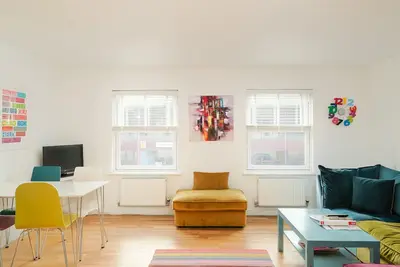 Image de Two Bedroom-Appartement-Salle de bain et douche
